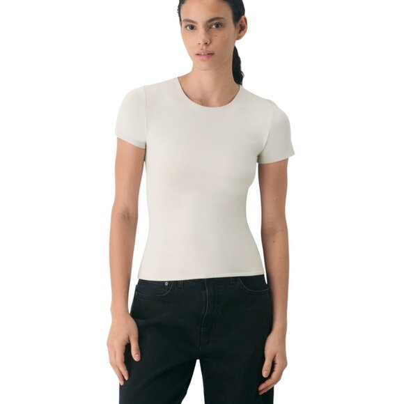 Aritzia Tops - NWOT Aritzia Original Contour Crew T-shirt